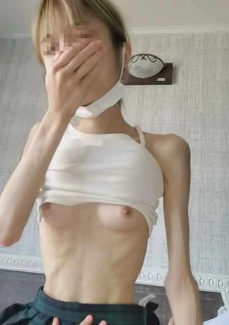 県立普通科①訳ありの幼すぎる華奢な女の子・車で脱がせた後…※特典で目モザなし