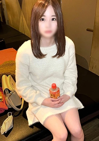 【個人撮影】垢抜け無いスレンダー系美女と鏡張りのレンタルルームでパパ活_生チンのおねだりに中出し対応