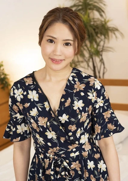 エステで勝手に性感を開発されちゃったセレブ婦人