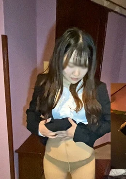 初撮り絶対顔バレ厳禁！【ハメ撮り】あのオナニーインターン生J○を会社帰りにスーツで中出し。我慢してるけど電マで理性崩壊痙攣しまくり※レビュー特典『モロ』付