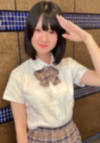 笑顔たっぷりアイドル級の10代。色白スレンダーで未成熟なカラダが快感に溺れて突然の号泣。「妊娠しちゃいます…」と不安な顔も最後は大量中出し。人生初めてのフェラ特典付き。