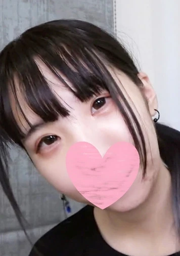 「おじさんのせーし苦いよぉ♡」夏休みにイケない遊びをしちゃうメンヘラこーこー生。口に出されたザーメンを飲み込む初体験。つるぺたの体に極太チンポぶち込んで幼い膣壁破壊