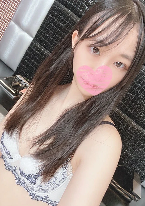 色白スレンダーな身体の純真無垢な女の子。お口とおまんこを白濁精子で汚してあげました。