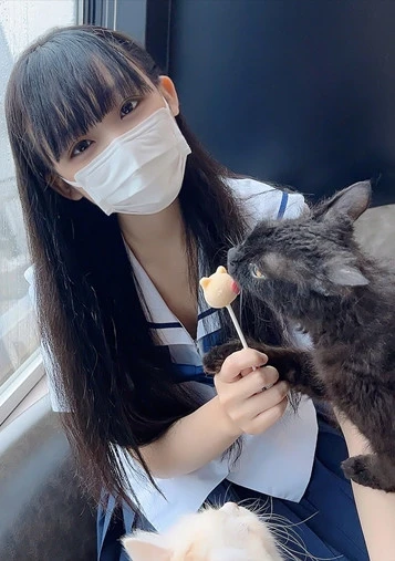 従順で幼気なルックスに隠された裏の顔・・・清純でウブな見た目からは想像もできない程敏感で体液が交わり絶叫しながら乱れ狂う女子生徒にゴムなし膣内射精！！