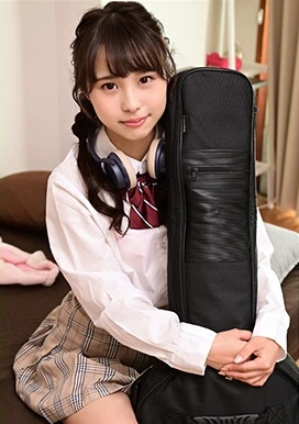 軽音楽部 ガールズバンド・ベース担当の美少女 活動サポートしてほしくて慣れないSEXで一生懸命サービスハメ撮り。【流出】