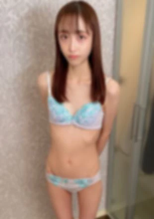 オーガニック食品が好きな色白スレンダー美女。ピンク色の小さすぎるマンコが美しい。ベジタリアンなのにギンギンの肉棒を食べさせられ悶絶、人生初の大量中出し。