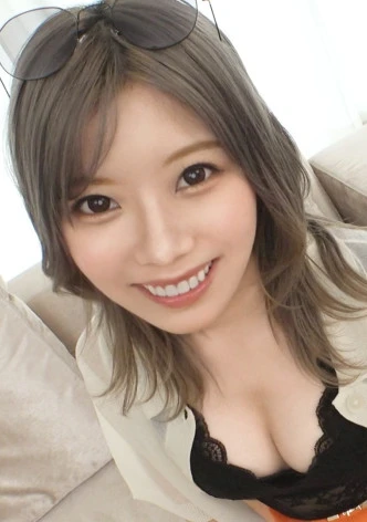 【潮吹きで大洪水】あまりに潮を吹き過ぎて布団を汚すのでオナニーは週一に控えているパティシエのお姉さん。でも今日はAVの撮影なので思う存分吹いてもらいソファもベッドもビショビショに……！ ネットでAV応募→AV体験撮影 1909