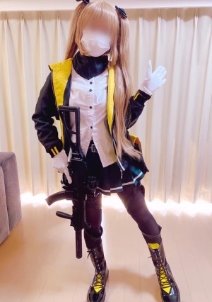 【美巨乳】銃好きなオタクおじさんが衣装提供！ド〇フロU〇P9のタイツびりびりに破いてずらしハメで夢叶える