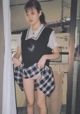 【2004年生】債務者の娘～親が仕事中家に行き未開発な膣を巨根で…