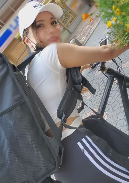 【顔出し】美人自転車女子・配達にきたとこをナンパして中出し2回戦。その後セフレに･･･
