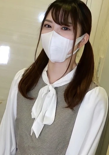 ちょ～華奢でキツキツのオ〇ンコ♥純粋で激カワ大学生♥今まで経験人数2人のウブさ…♥人生初めての生挿入…、初めての電マ…、初めてづくしの初撮影！　※レビュー特典／高画質Ve