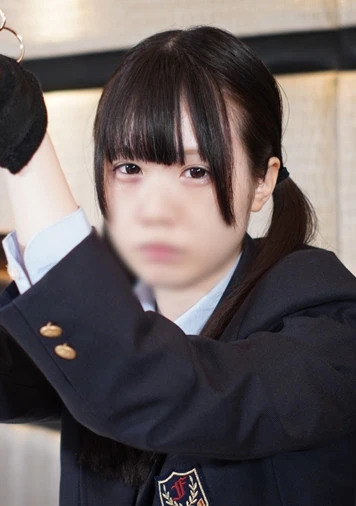 【無修正】幼さの残る合法〇リ美〇女をツルしてハメて問答無用の生ハメ中出し！諸事情により来春削除予定。