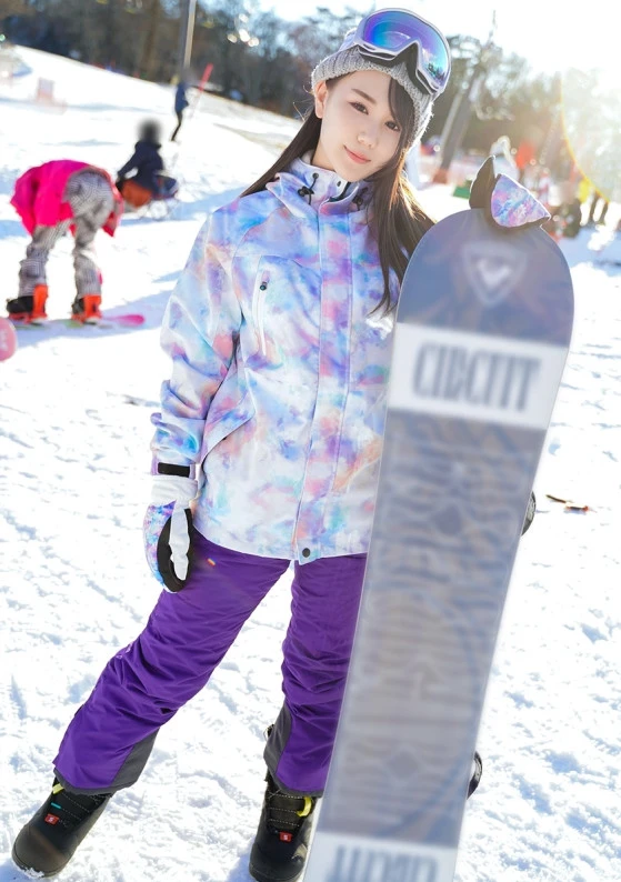 【私をスノボに連れてって】ツイ○ャス配信女子 デカパイHcup天使(25歳)同時視聴者数、月間1位のニューカマー！スノボ配信後のホテルでオフパコ会