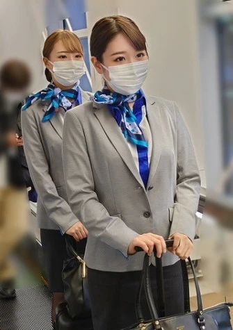 【CA】【空港内勤務中盗撮】【凛々しい制服姿】【乱交】Aちゃん&Iちゃん