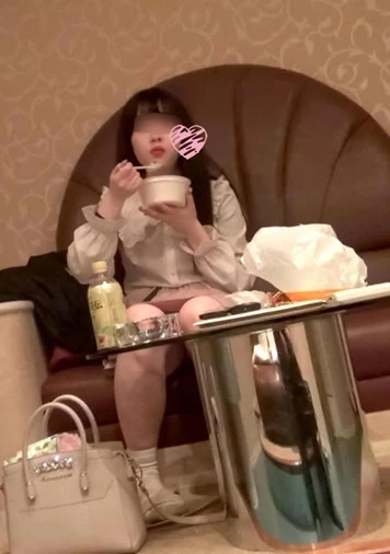 19才JD達の赤裸々な性をお届けします。若さあふれる肌をご堪能あれ。