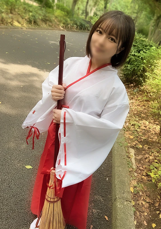 【現 役・巫女さん】とってもかわいい『Bカップ』ちっぱい巫女さんを無許可でハメ撮りしました 中出し2回