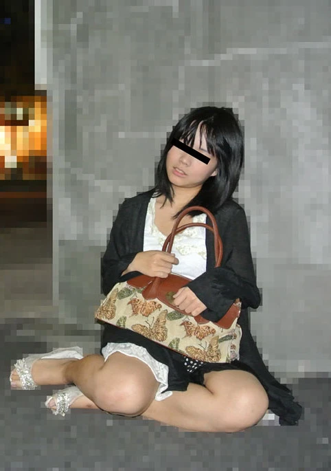 泥酔ロリ娘の寝顔が可愛すぎてついつい中出ししちゃいました