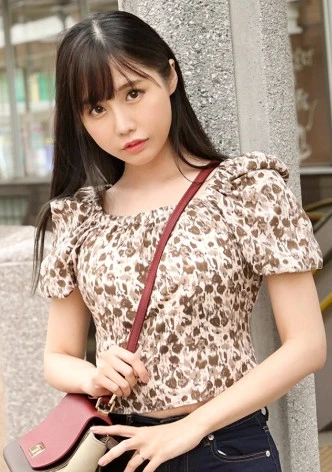 暇ですねめっちゃ(笑) 夜な夜な旦那を襲い性欲処理する日々ですよ。旦那は年下。性欲なし。専業主婦ってとにかく暇。てゆーか、私がシタい時にサセてくれない旦那なんて、価値なしじゃない？(笑) だから憂さ晴らしにAV出演ってワケ(笑) at埼玉県川口市 戸塚安行駅前