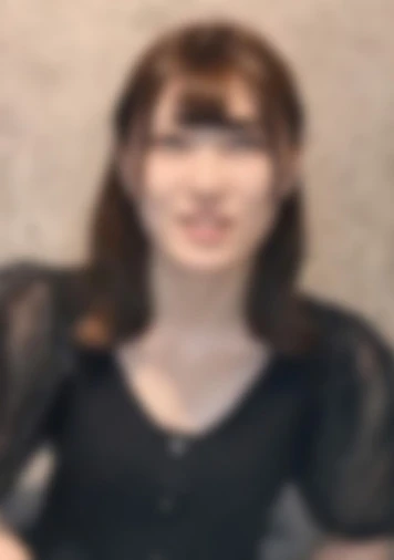 スレンダーでゆるふわな21歳女子大生。授業終わりに即フェラごっくん。強烈な上目遣いフェラ