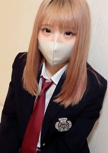 【無修正】秋葉のコンカフェで働く地下アイドルに制服着させてハメ撮り。相変わらずのメンヘラ幼〇体系、ツルツルおまんこはシマりよくおじさんの精子を吸い取ってくれました。