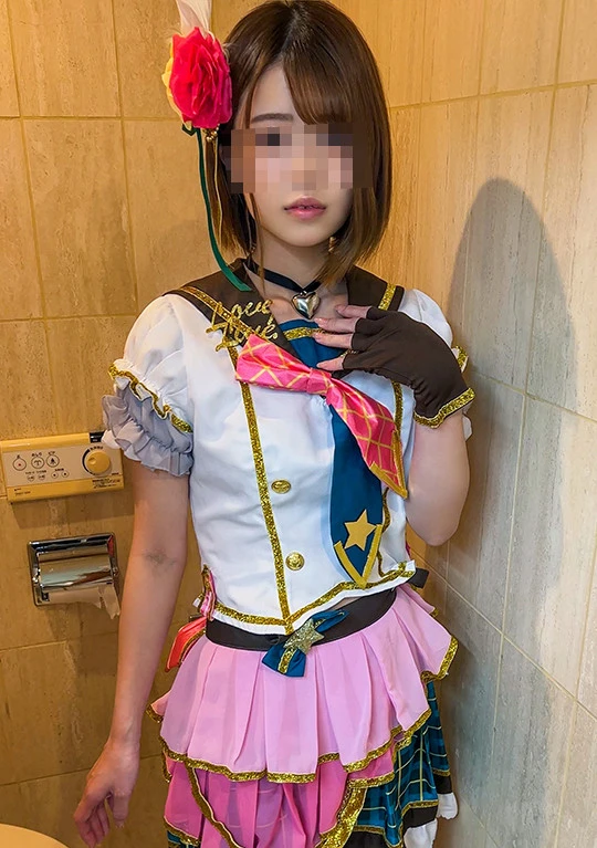 稀少品【アイドル】裏フェラ【流出】ステージ後、楽屋裏でお偉いさんのチンポをしゃぶるアイドル裏映像　口内精子【個人撮影】