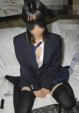 【2004年生】黒髪ニーハイ④・巨根挿入痛いけど｢気持ちいい｣中出し