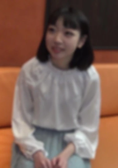 スタイル抜群の学生コンビニ店員！夜勤にこんな娘いていいの？