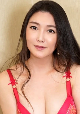 若人をお金で買う美熟女カリスマ美容師50歳。熟れ始めの豊満な身体を絶倫チ○ポで突きまくる。美巨乳を揺らし卒倒するまで犯●れ中出し。