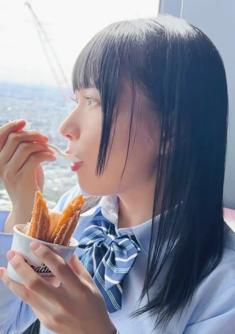 もえか(18)/優秀頭脳で会得した凄エロテク使いの才色兼備おスケベお嬢様J♪【1限目】お股大開脚→大好きなクリ弄りでうっとり♪はなまる満点の高偏差値お下品フェラで楚々としたお口がおぢチンで満杯に！おねがだり上手の生膣に妊娠確定の大量発射！【2限目】黒猫ランジェリーを装備で益々ヒートアップ！？「止めないよ。おま●こ止まらない♪」ここでもエロの才能を大発揮し、結合部見せつけ挑発騎乗位でチ●コを乗りこなす発情メス猫に顔射で餌付けだニャン！！