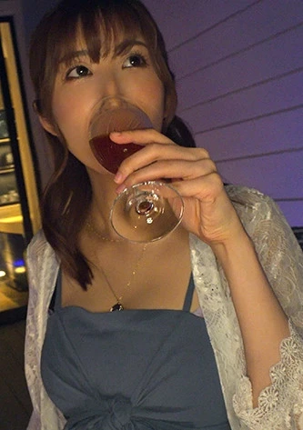 【巨乳Icupセレブ妻】マッスル vs セレブ妻 スライム美乳の美女妻を筋肉チ○ポでハメ堕とす！正常位M字の完全に子宮種付け受け入れで 中出しされて脳みそ昇天妻 個撮SEX【マッチングアプリ罠】