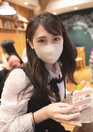 【無修正】モデルに憧れを持ちス○バでアルバイトしながら生計を立てる店員さんに生中出し＆口内射精！！恥ずかしがりながら果てる姿がたまらなかった・・・