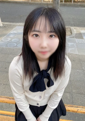 【2作品＋α/初撮り】純粋で素直な女の子まみちゃん。ハメ撮りとカメラマン有り撮影で２回中出し。