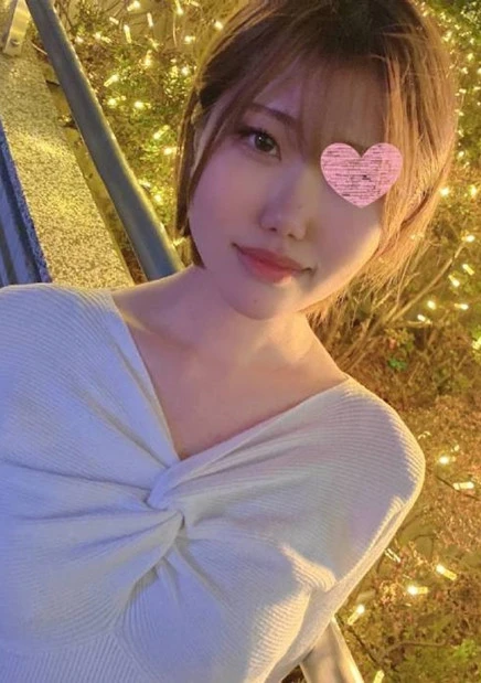 色白スレンダーのカフェ店員が秘密のバイトで激しく喘ぐ。白いクリームを注ぎ込んでみた。