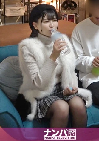 百戦錬磨のナンパ師のヤリ部屋で、連れ込みSEX隠し撮り 279 方言が可愛い服飾学生とマッチング→家に連れ込み！服の上からまるわかりの大きなおっぱいをバッチリ盗撮！爆乳を揺らしながらブリンとしたお尻を打ち付け大胆騎乗位！こちらも負けじと腰を振ると喘ぎ声が部屋中に響く！