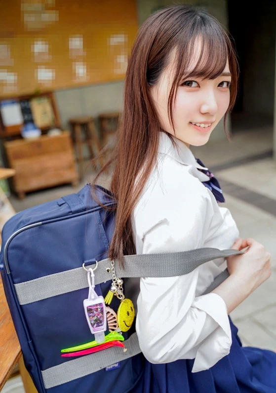 学生、リアル。友達と猥談しまくってる一軍女子校生の本気セックス流出 尻肉たぷたぷエロすぎ騎乗位に中出し