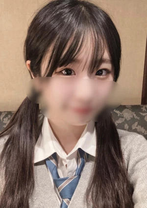 【完全顔出し】県立①全日制・現●J●学校一の超絶Eカップ美●女！激レア映像！結合部丸見え騎乗位が堪らなくエロいです、、人生初ごっくん！