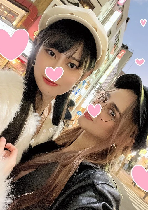 【アイドル乱交個撮】海を越えてやってきた！アイドル あーりん＆ひとみん SEX大好き！オフ中の海外アイドルとオフパコ乱交中出しパーティ【美人すぎる！】