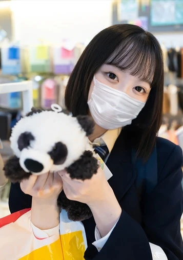 tikt◯kでアイドルを目指し夢見た美◯女女子◯生・・・思春期の女子生徒に破廉恥行為を繰り返し卑猥な裸体を見せつける未成熟の身体に連続膣内射精！！