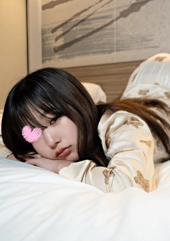 パジャマdeおじゃま♥18歳のリアルティーン娘♥どアップアングルの手マンがエロエロで丸見え状態に♥あえぎ声がとってもキュートでガチで感じまくっちゃって