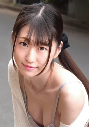 朝ゴミ出しする近所の遊び好きノーブラ奥さん 皆野みらい