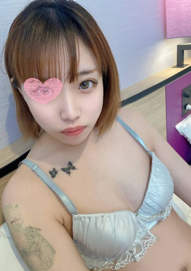 金欠なバンドマンの彼氏に騙され、世にハメ撮りをバラまかれることになったロ●系女。