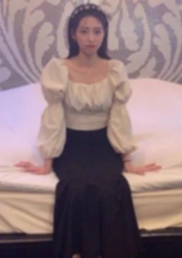 この年齢でドエロいフェロモンを放つスタイル抜群の美女。お互い絶頂のまま最後は中出しと特典口内発射フェラ。