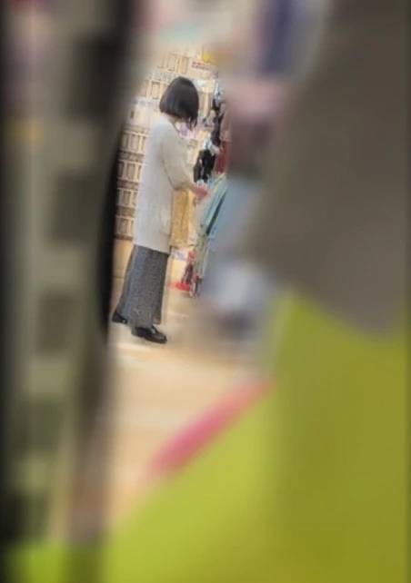 【個人】地味で眼鏡な巨乳妻。逃れたと思ったのは、ただ一瞬の錯覚。他人棒に乱された生膣と歪んだ顔、そしてメガネ。