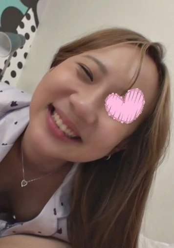 【パジャマ★モナシ】パジャマdeおじゃま♥焼けた小麦色の肌が健康的♥笑顔が素敵でノリがいい、ちょっぴり痴女っぽい!?♥乳首舐めながら騎乗位で腰を振りながら中出し♥