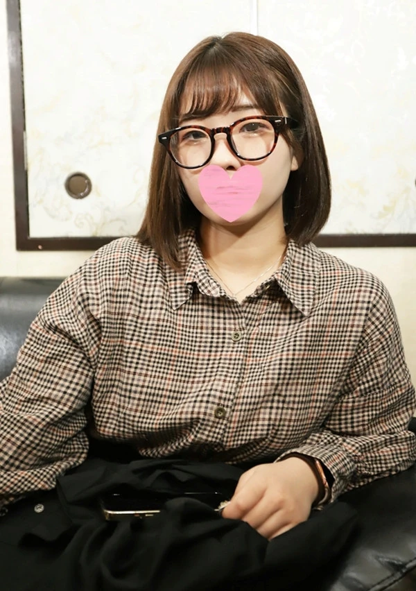 【無修正】【Gカップ】真面目に見えてエロメガネのデカパイOL♥仕事終わりにセフレと生交尾しちゃうイケない娘。変態メガネでチンペロした巨根ぶち込まれビチョビチョ洪水マンコに大量中出し