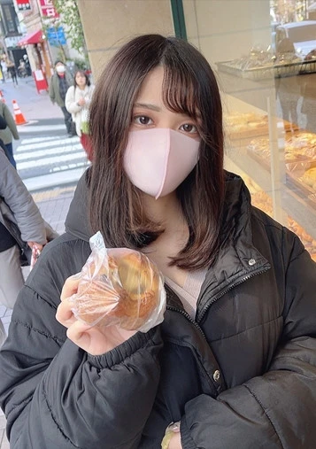 脱いだらプルンプルンのめっちゃ美巨乳！！20歳の色白Gカップ女子大生を密室に連れ込みご奉仕パイズリ＆2回連続膣内射精！！