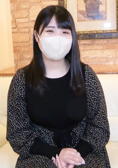 【無修正】顔出しNGの完全素人女子大生に強制顔射！亀頭ねっとり手コキでおっさんチンポを即射に導くエロテク。拡張済み柔らかマンコに中出し2回射精