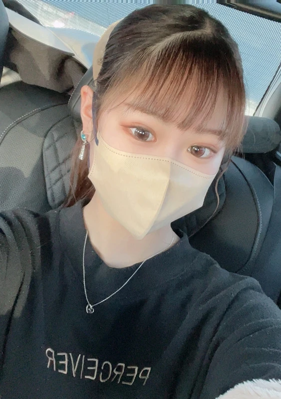 【初撮り】今回もギリギリの年齢ですが、この**体型と顔に我慢できませんでした、素人と初老の車内で行われた一部始終です。フェラチオが大の苦手？生でハメて中出し決めちゃいました【完全顔出しです】