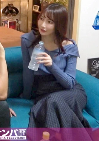 百戦錬磨のナンパ師のヤリ部屋で、連れ込みSEX隠し撮り 292 付き合う前に体の相性確かめたい派の美人ちゃん！細くて脚長くて誰が見てもモデル級の上玉！騎乗位の腰使いがやばすぎてイかされそうになるのを必死に堪えて… お眼鏡に叶うようコチラも渾身のピストンでお返し！！