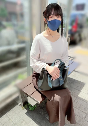 【無修正】まだ20歳の若妻は生活費を稼ぐためパパ活を始めました。おとなしそうに見えて実は性欲かなり強く騎乗位で何度もイキまくる変態女でした。最後はパパの大量中出しプレゼント！